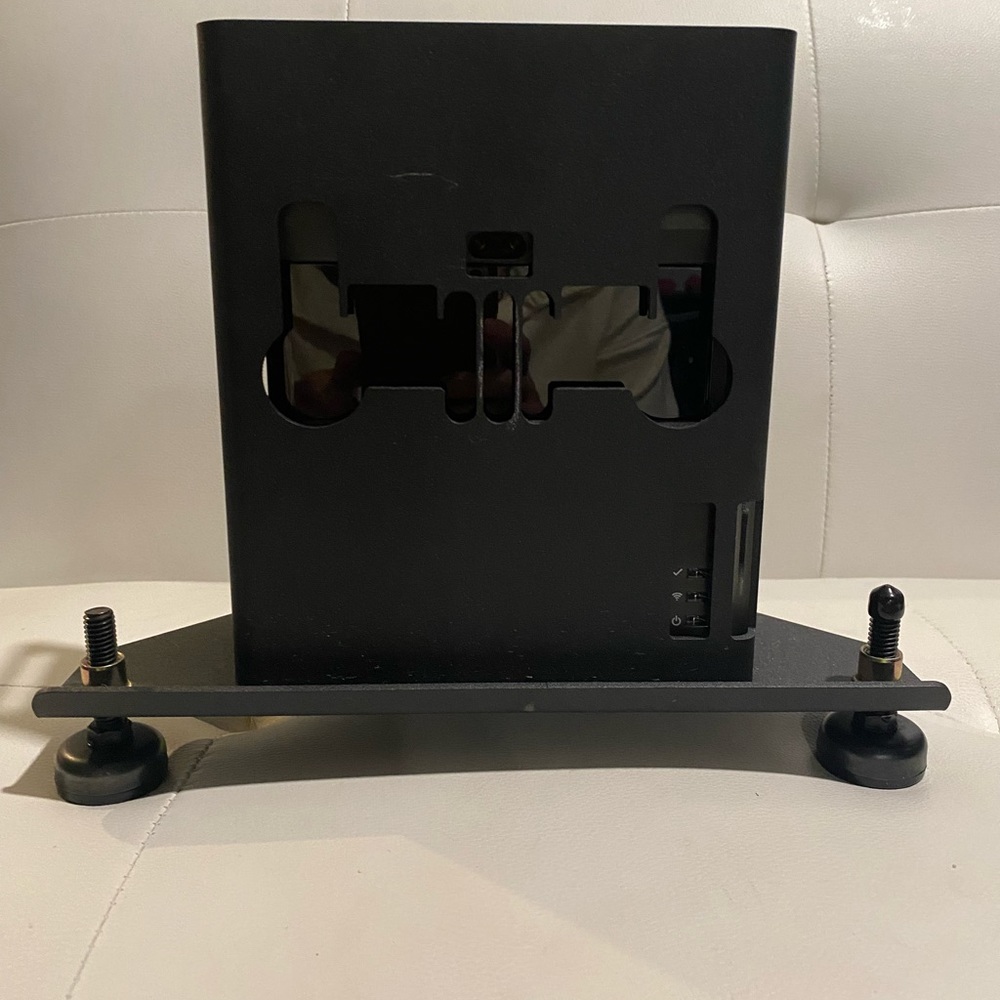Sky track golf simulator with standing hardnest